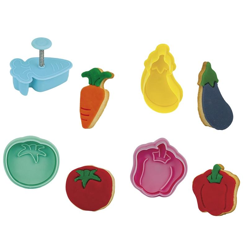 Set 4 Cortantes Verduras con Expulsor